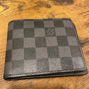 Louis Vuitton Men’s wallet